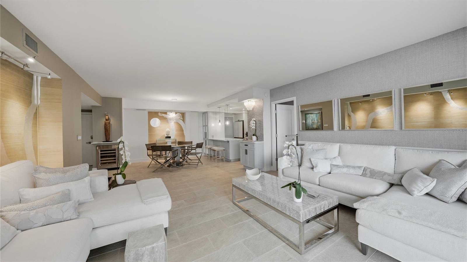 Listing photo id 9 for 1212 Benjamin Franklin Drive 907