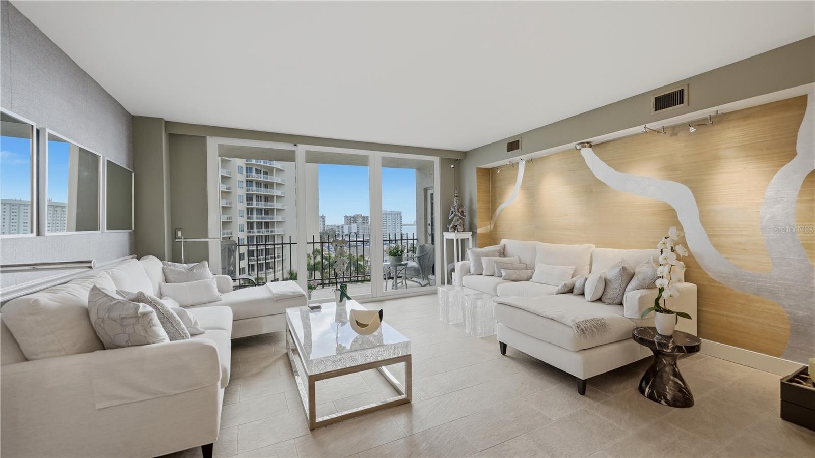 Listing photo id 11 for 1212 Benjamin Franklin Drive 907