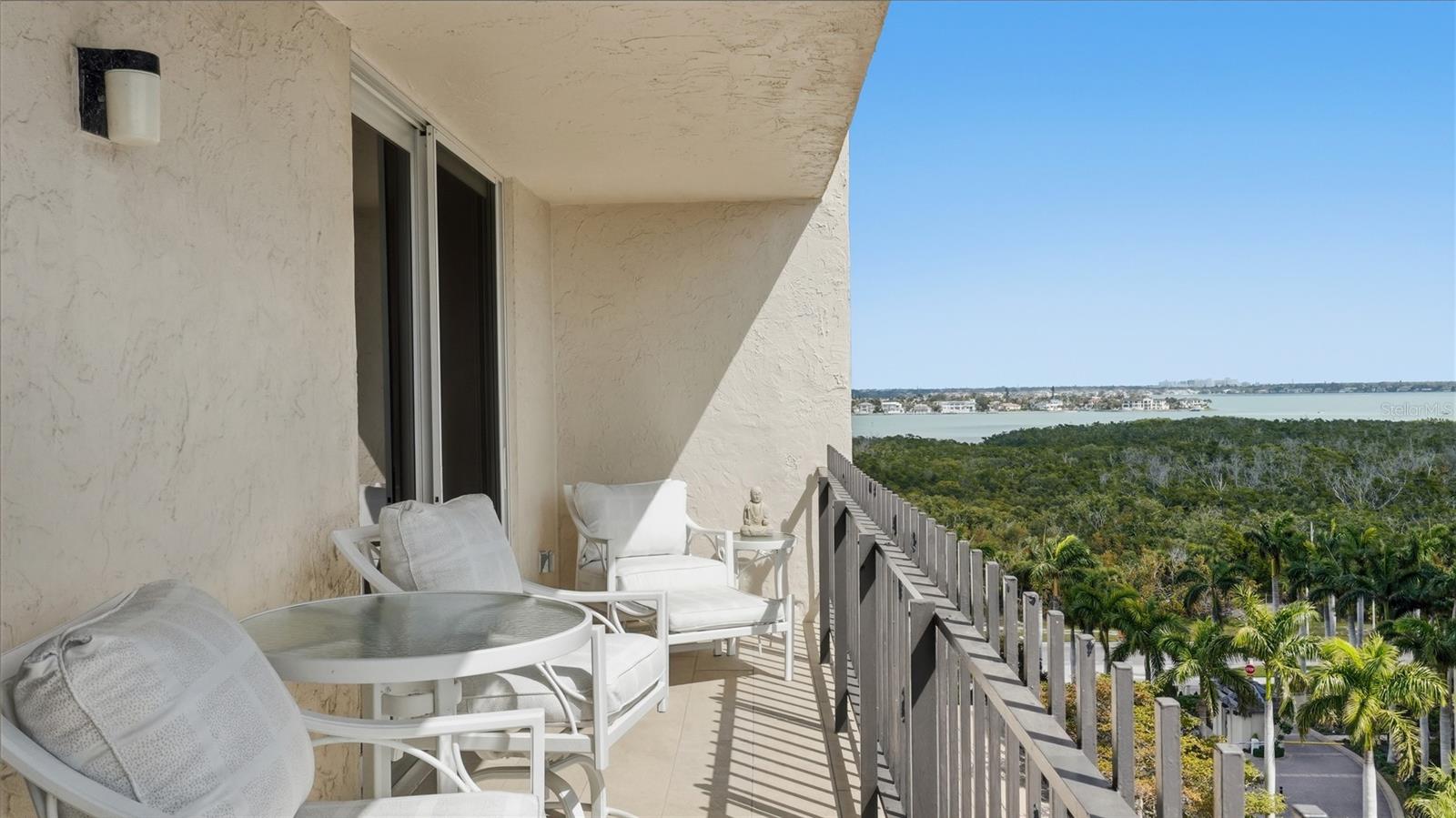 Listing photo id 15 for 1212 Benjamin Franklin Drive 907