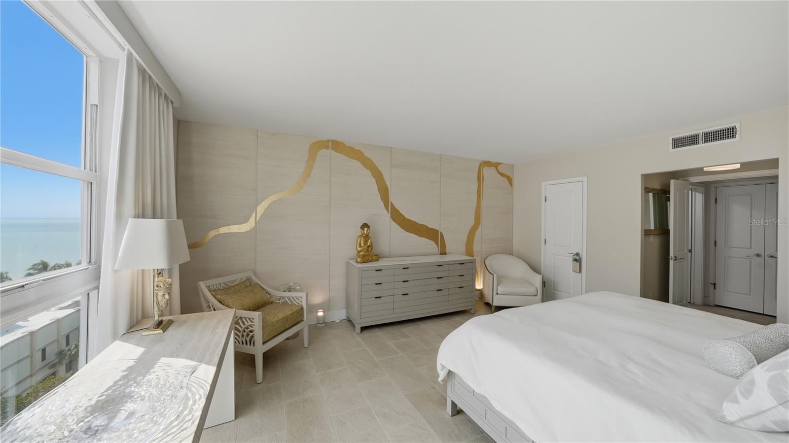 Listing photo id 19 for 1212 Benjamin Franklin Drive 907