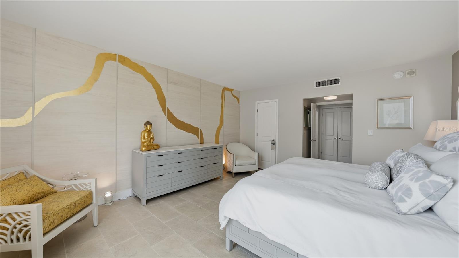 Listing photo id 20 for 1212 Benjamin Franklin Drive 907