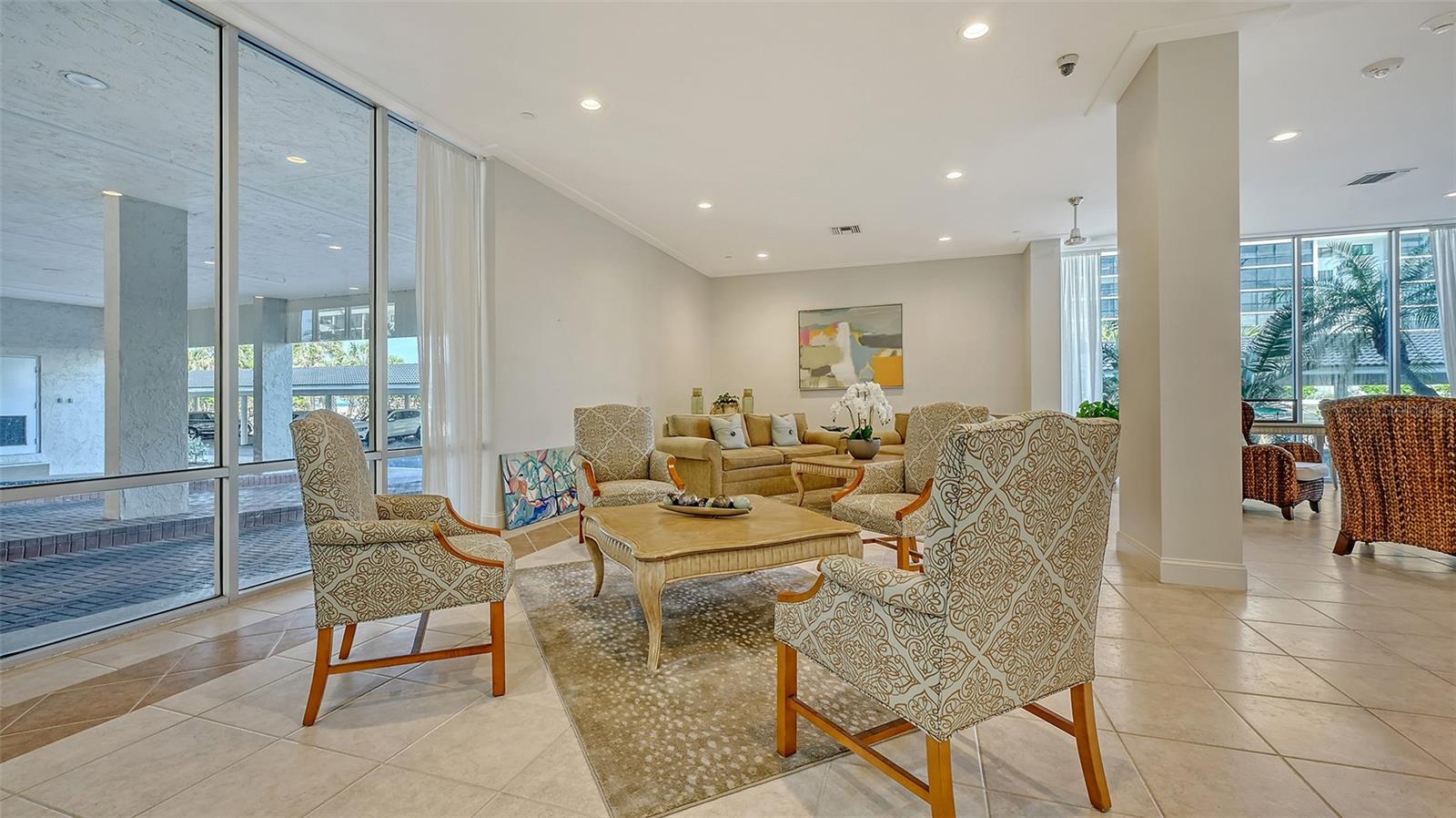 Listing photo id 29 for 1212 Benjamin Franklin Drive 907