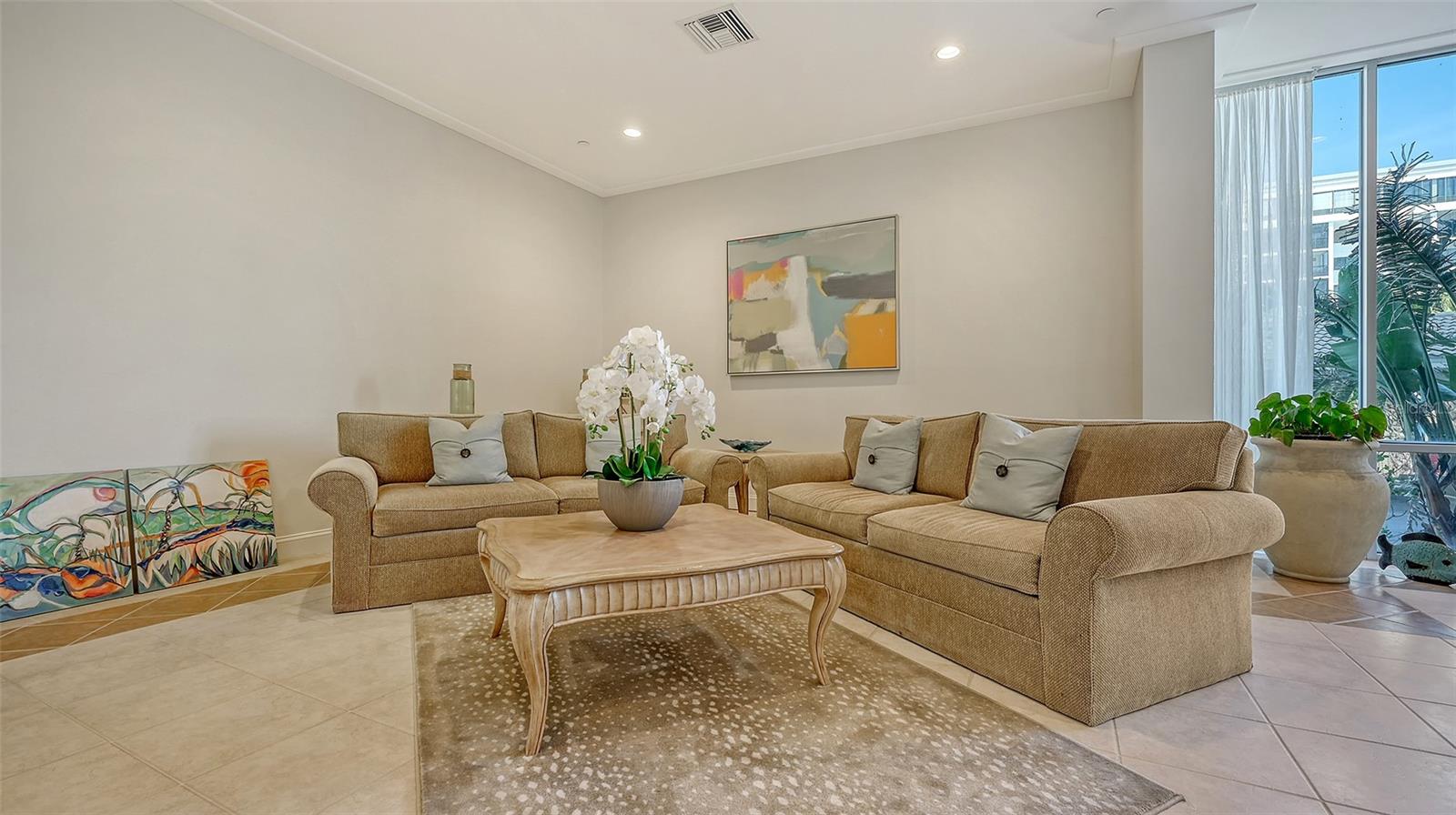 Listing photo id 30 for 1212 Benjamin Franklin Drive 907