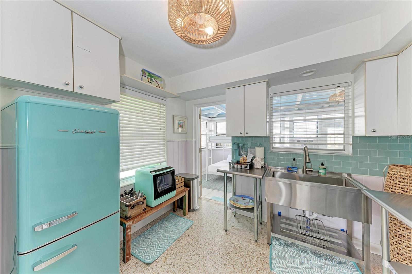 Image 12 of 39 For 2111 Avenue B