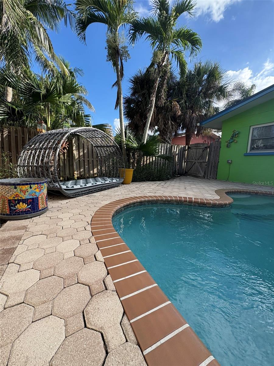 Image 27 of 39 For 2111 Avenue B