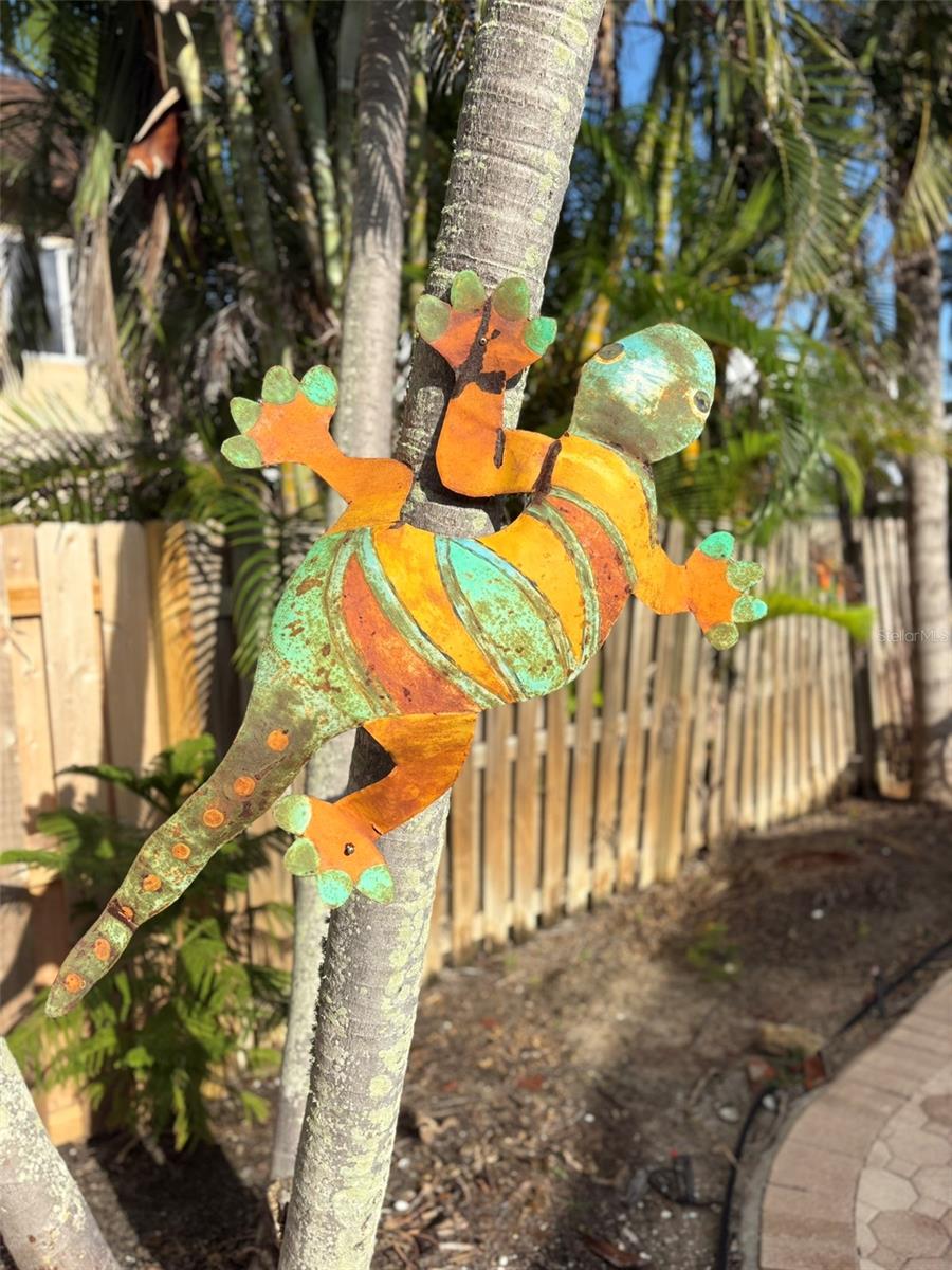 Image 28 of 39 For 2111 Avenue B