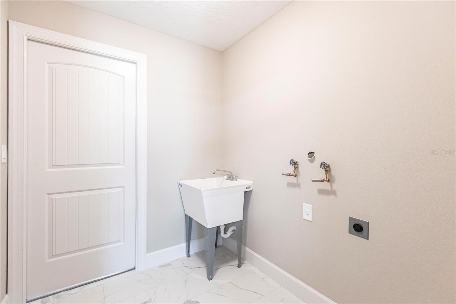 Image 9 of 18 For 2730 Parasol Ln Drive