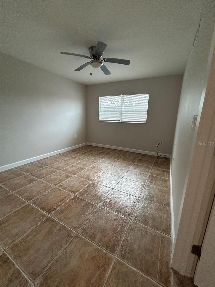 Image 6 of 11 For 7006 Midnight Pass Road 2