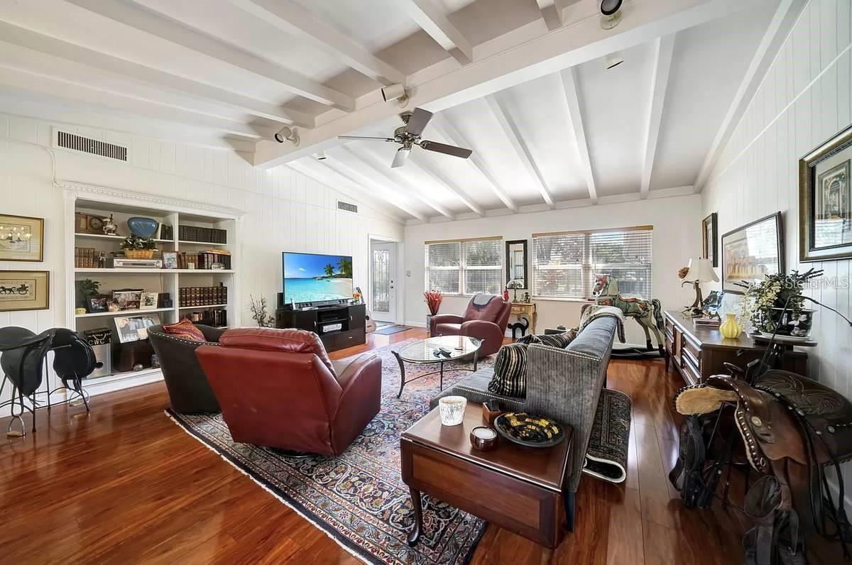 Image 6 of 8 For 705 Whitfield Avenue