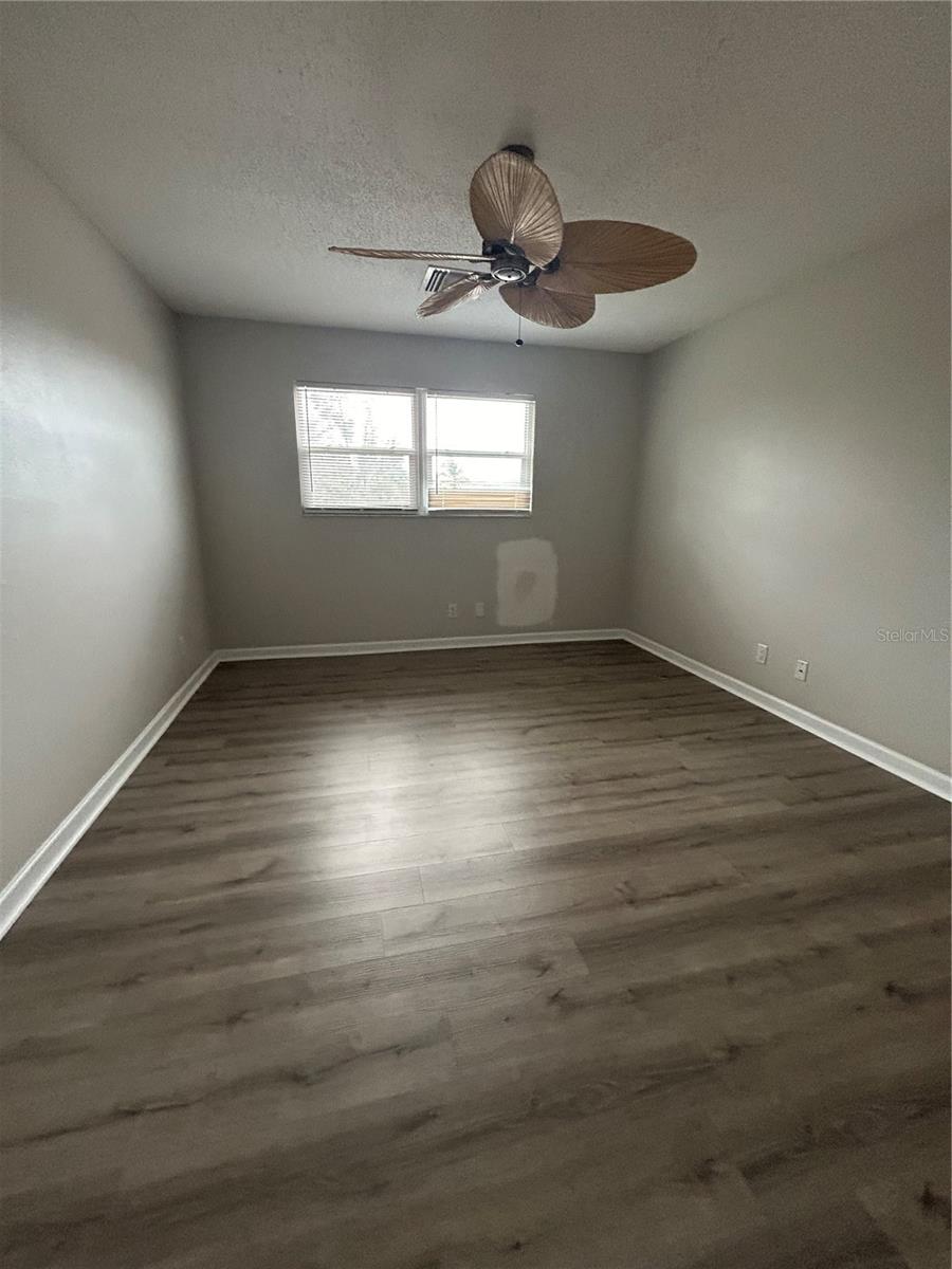 Image 7 of 12 For 7006 Midnight Pass Road