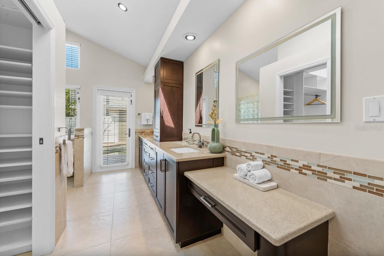 Image 22 of 58 For 140 Blvd Of The Presidents