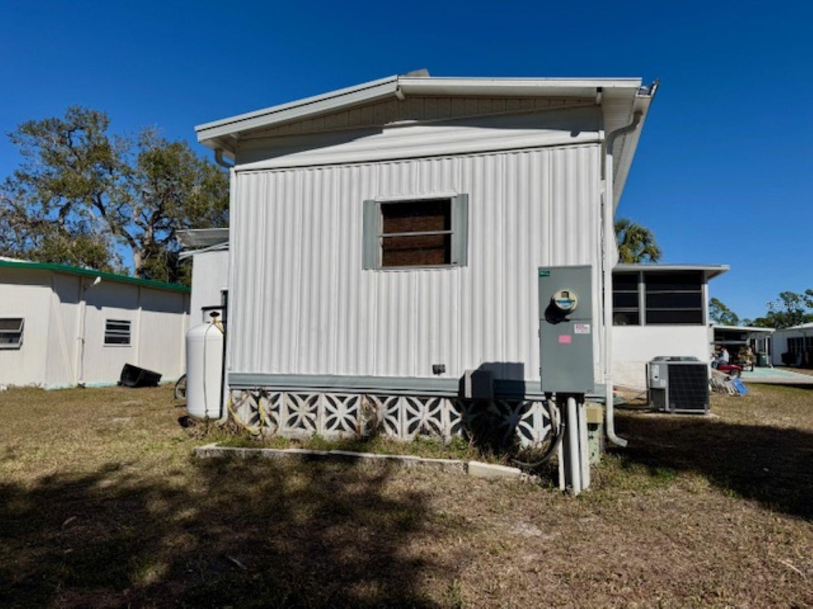 Image 16 of 22 For 5791 Holiday Park Boulevard