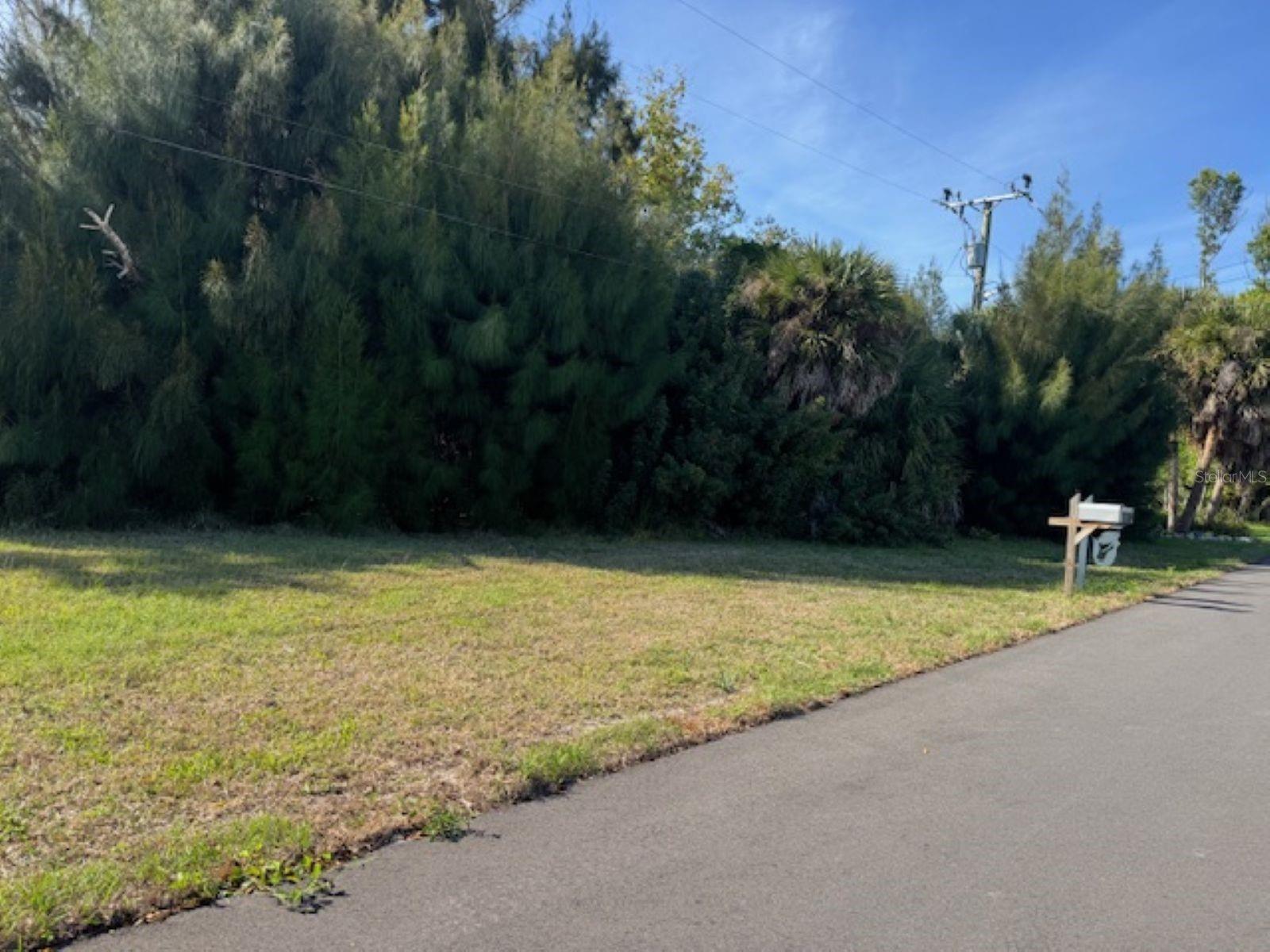 Image 6 of 9 For 75 Green Dolphin Drive N