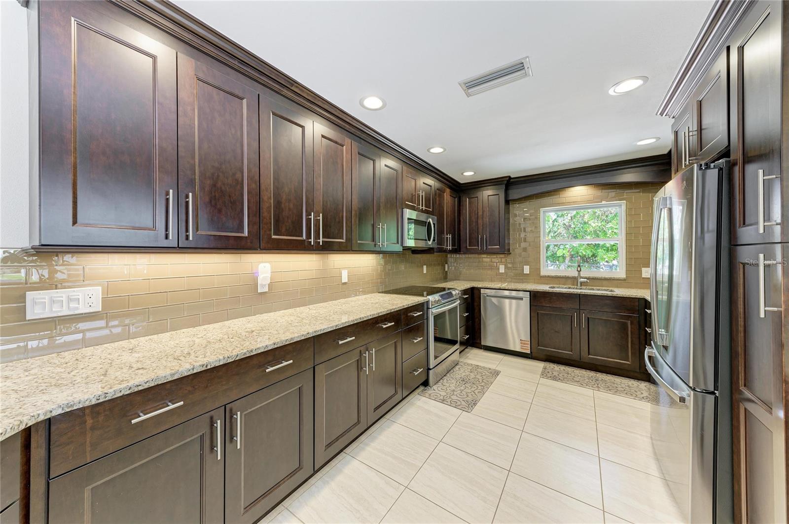 Image 17 of 91 For 5507 Contento Drive