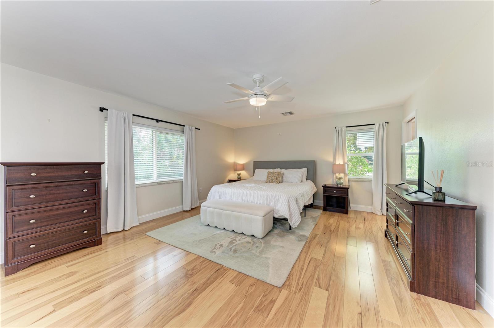 Image 22 of 91 For 5507 Contento Drive