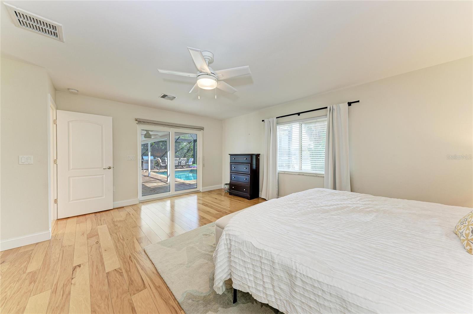 Image 25 of 91 For 5507 Contento Drive