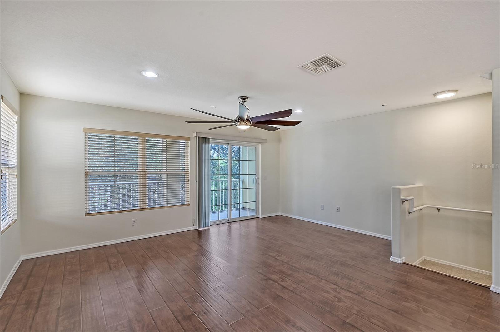 Image 11 of 65 For 8922 White Sage Loop