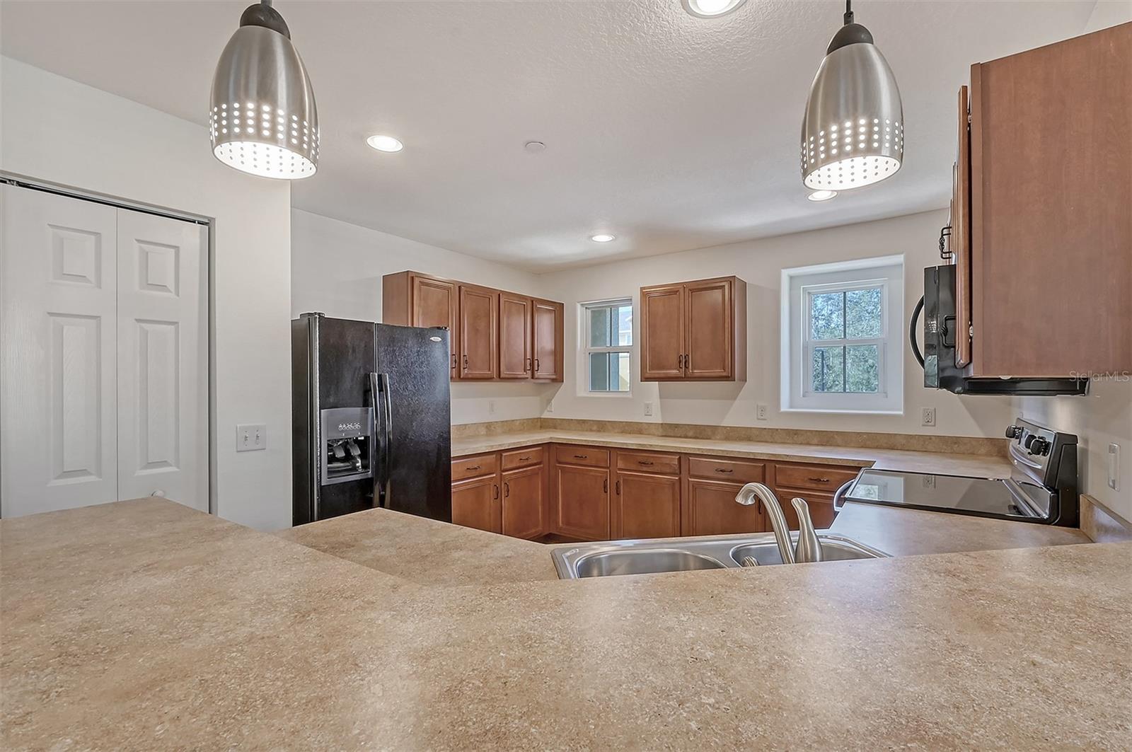 Image 14 of 65 For 8922 White Sage Loop