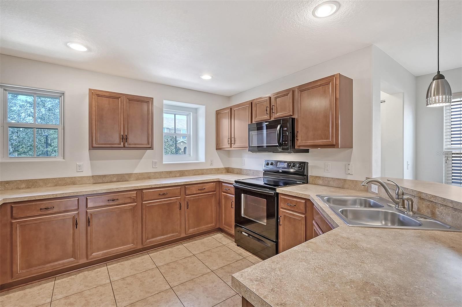 Image 16 of 65 For 8922 White Sage Loop