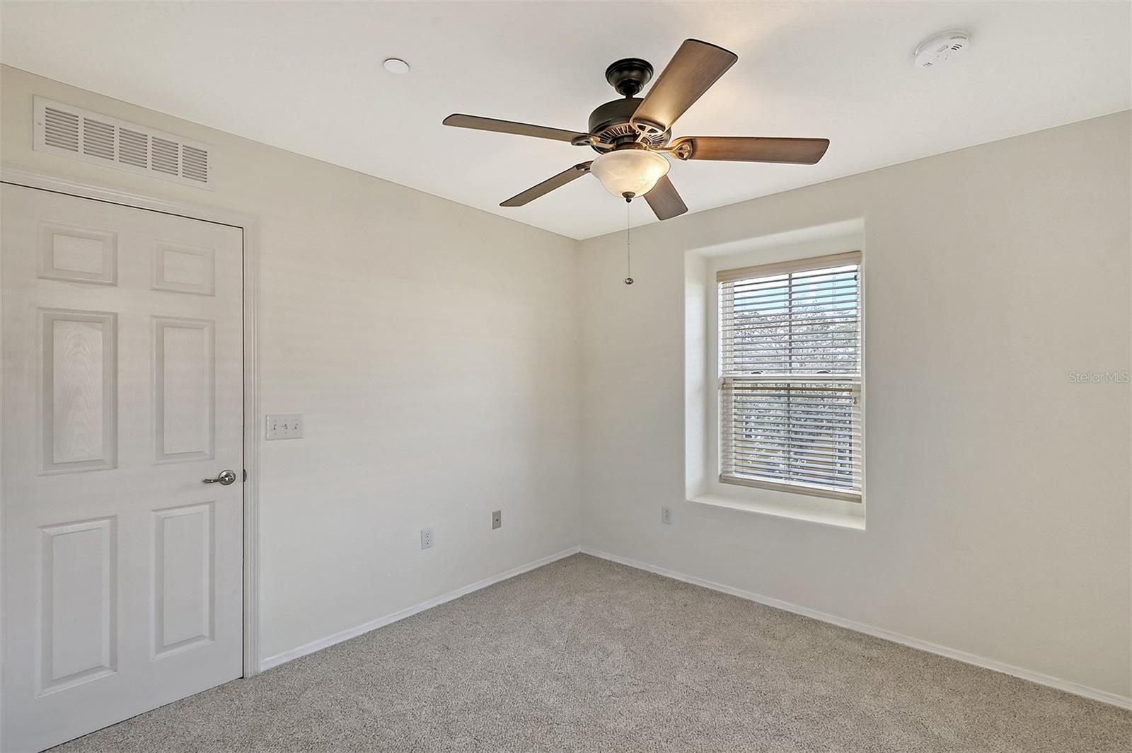 Image 31 of 65 For 8922 White Sage Loop