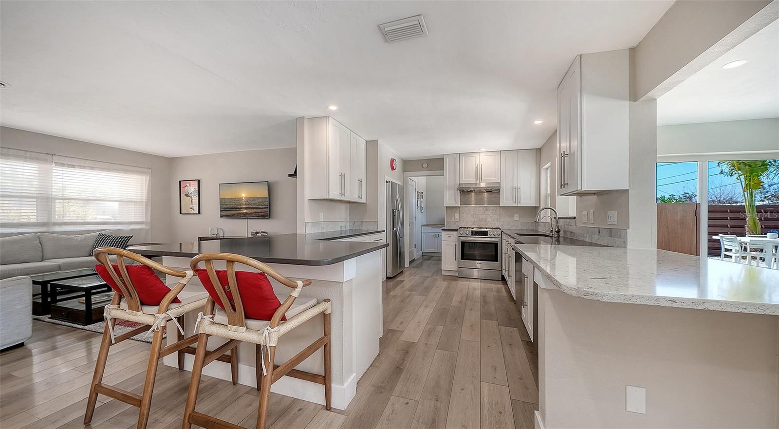 Image 11 of 52 For 6802 Roxbury Drive