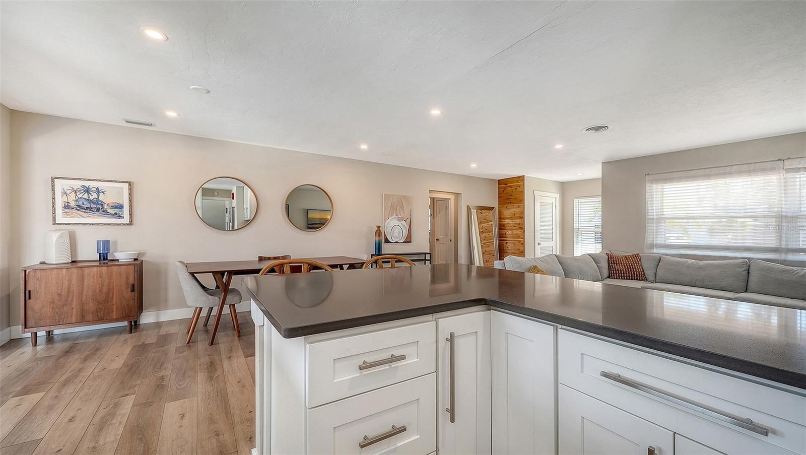 Image 16 of 52 For 6802 Roxbury Drive