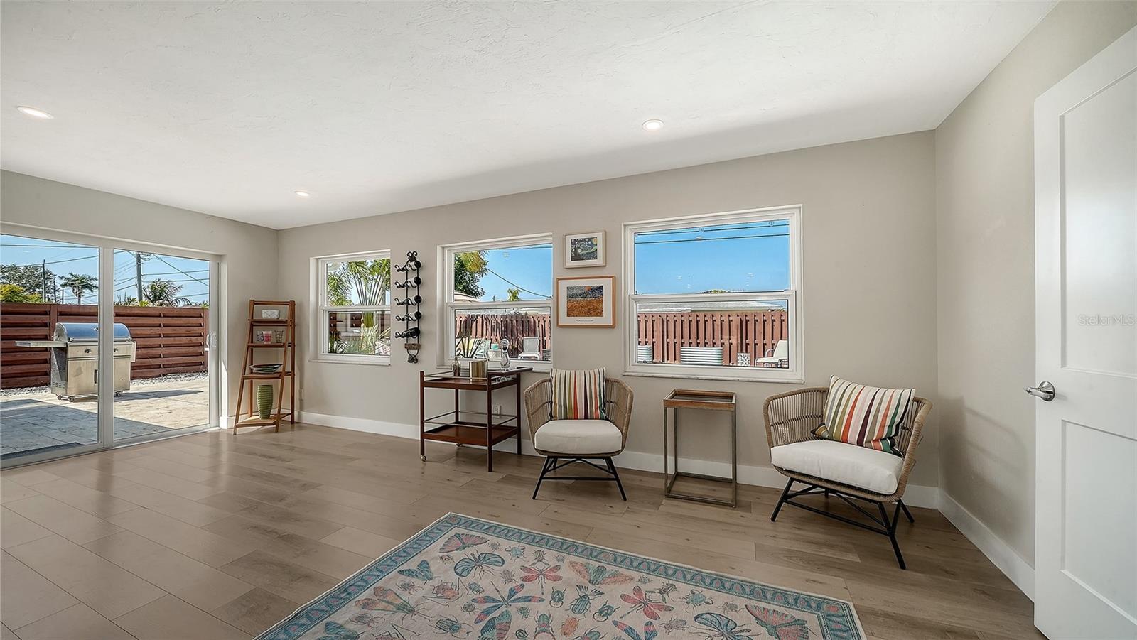 Image 17 of 52 For 6802 Roxbury Drive