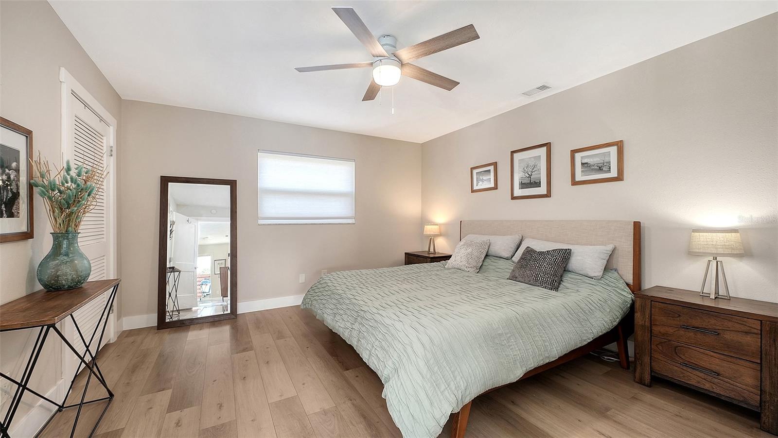 Image 21 of 52 For 6802 Roxbury Drive