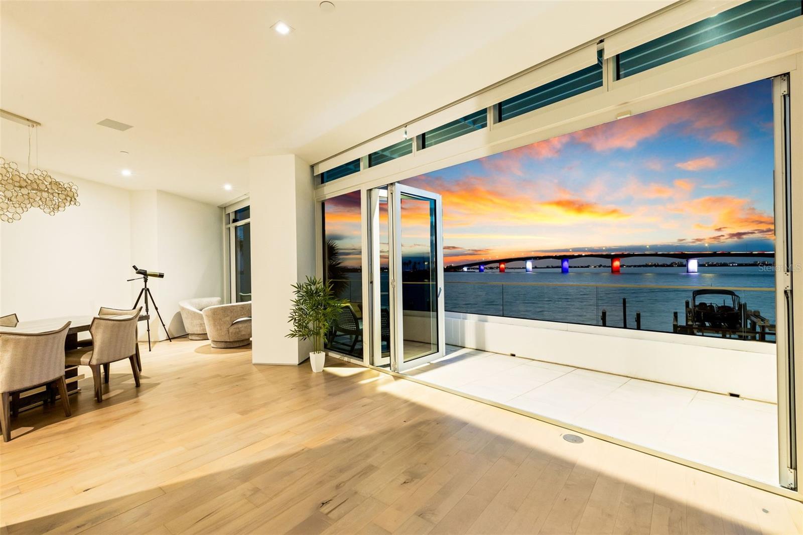 Image 15 of 100 For 280 Golden Gate Point 200