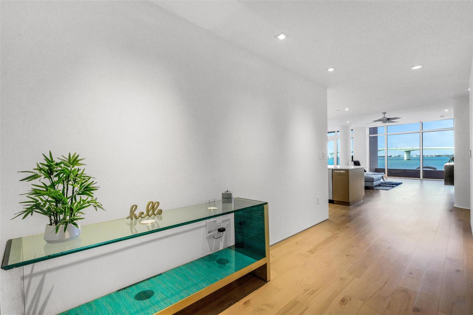 Image 21 of 100 For 280 Golden Gate Point 200