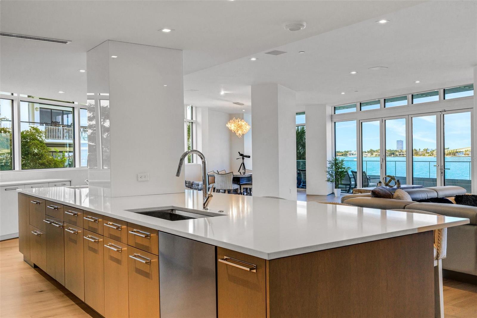 Image 23 of 100 For 280 Golden Gate Point 200