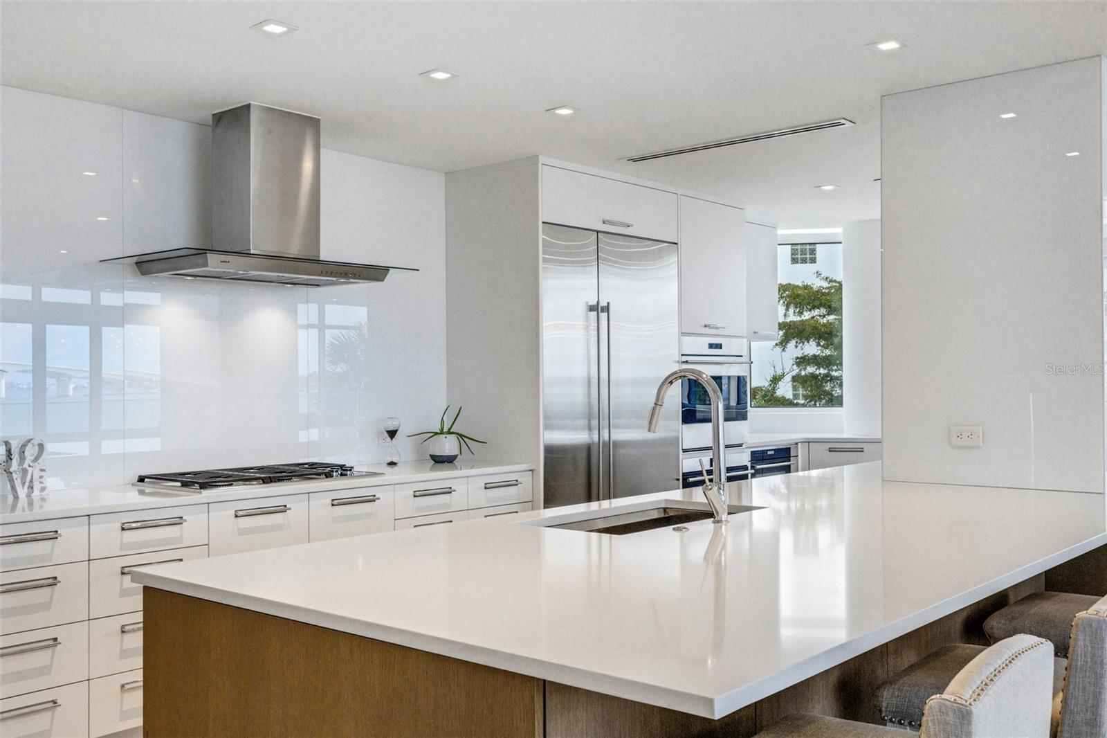 Image 26 of 100 For 280 Golden Gate Point 200