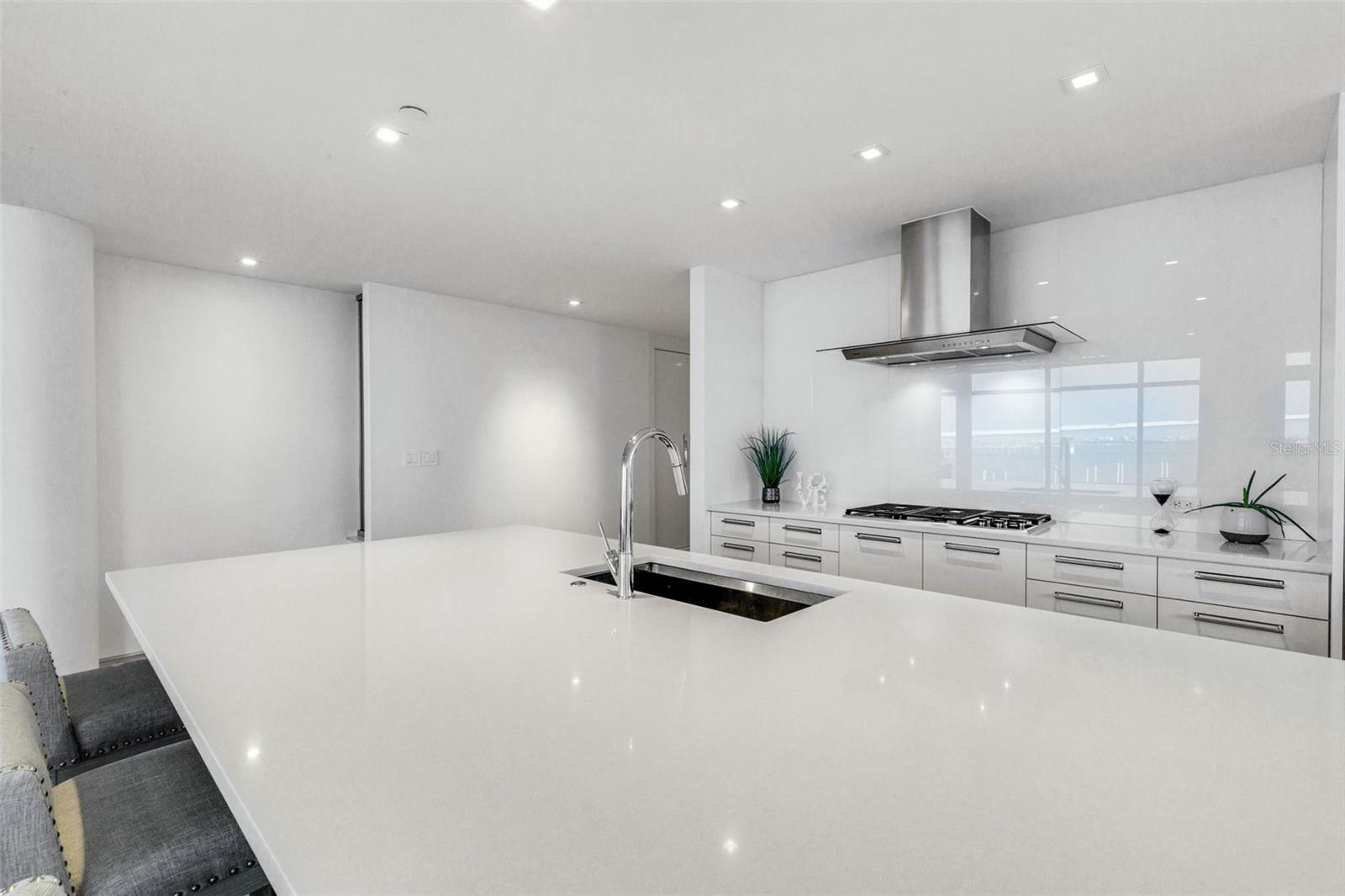 Image 27 of 100 For 280 Golden Gate Point 200