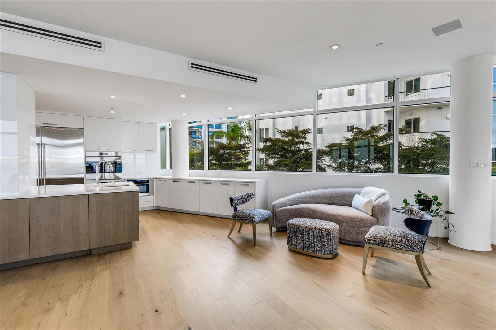 Image 39 of 100 For 280 Golden Gate Point 200