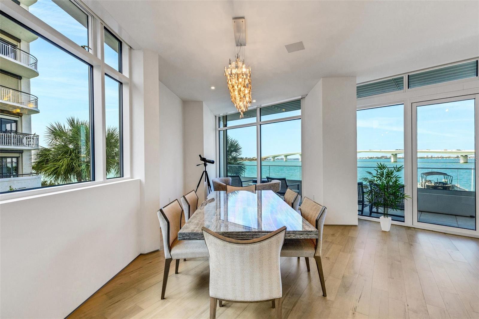 Image 41 of 100 For 280 Golden Gate Point 200