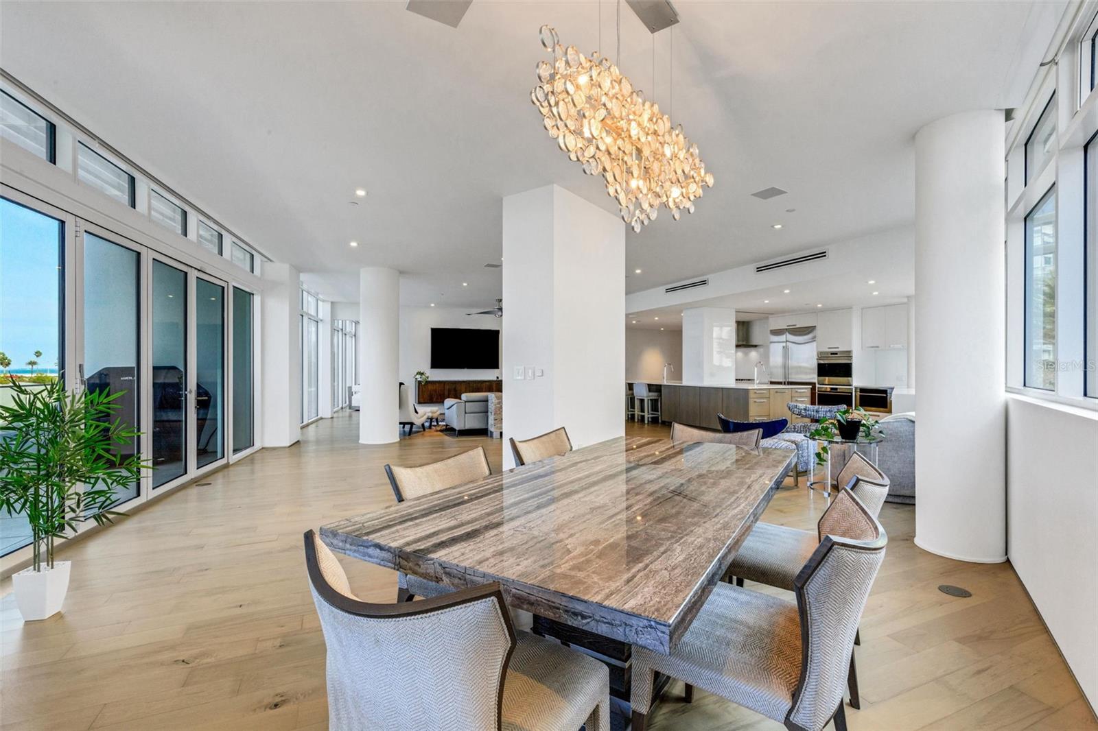 Image 44 of 100 For 280 Golden Gate Point 200