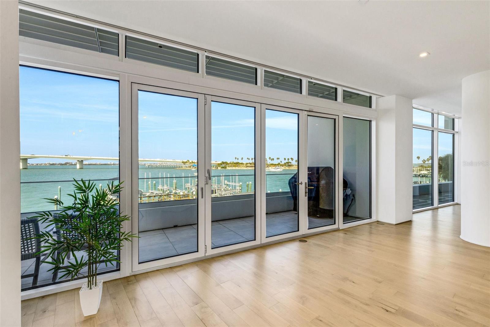 Image 46 of 100 For 280 Golden Gate Point 200