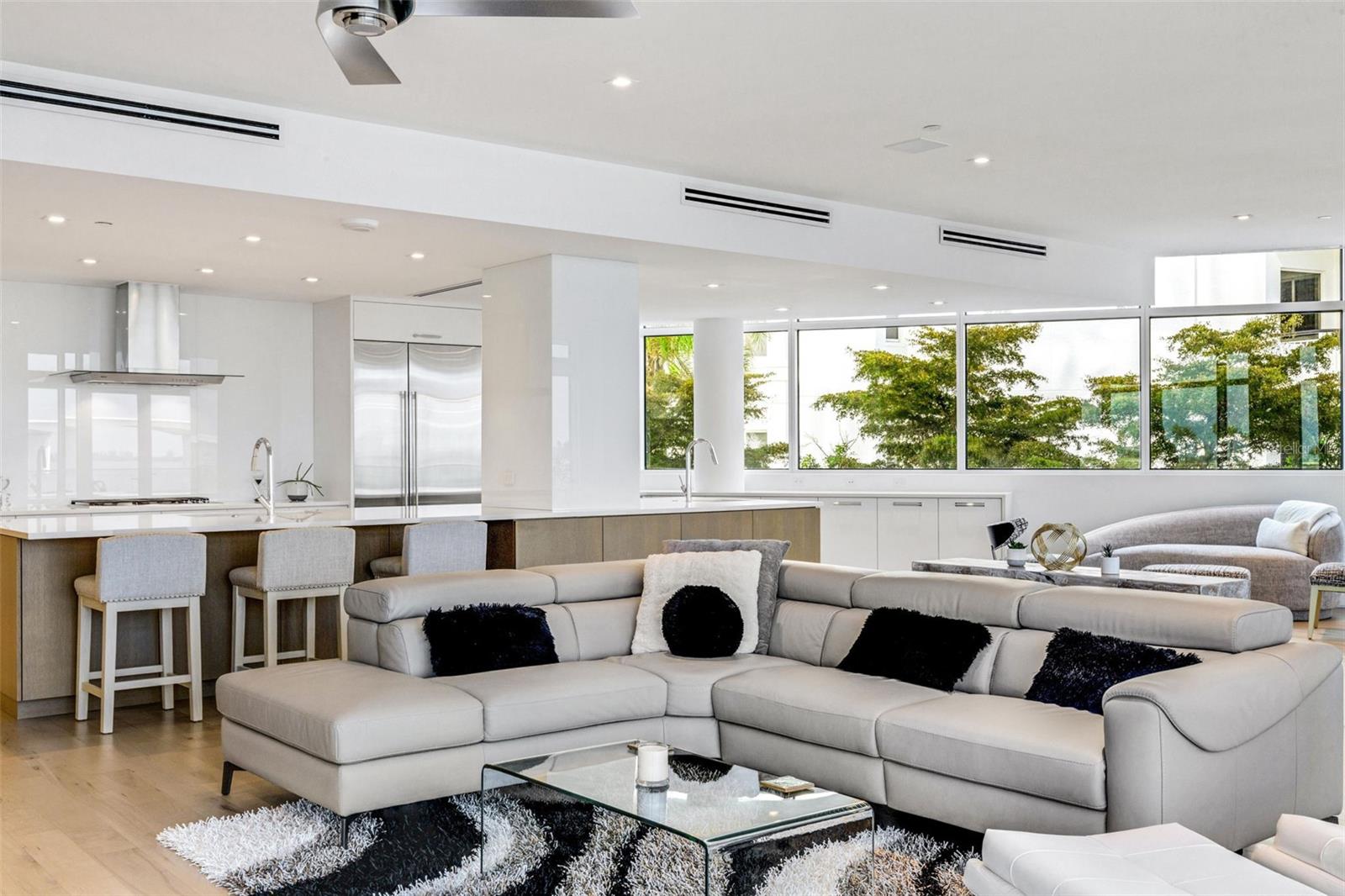 Image 53 of 100 For 280 Golden Gate Point 200