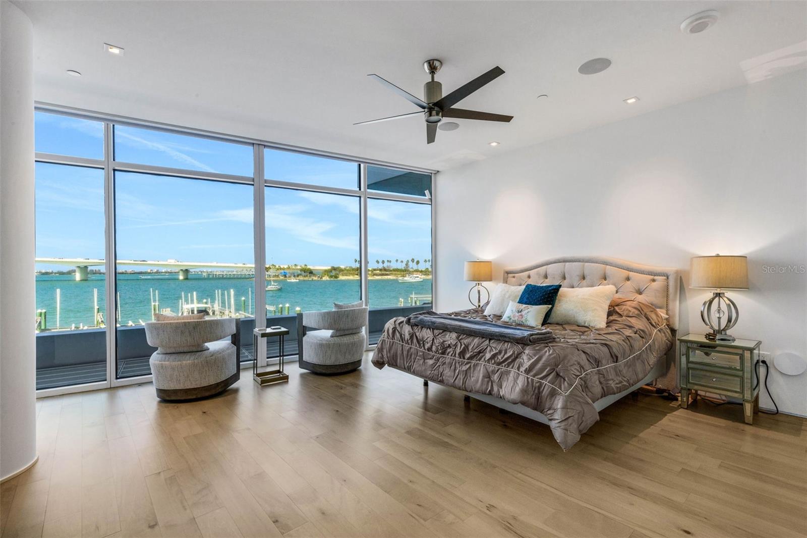 Image 55 of 100 For 280 Golden Gate Point 200