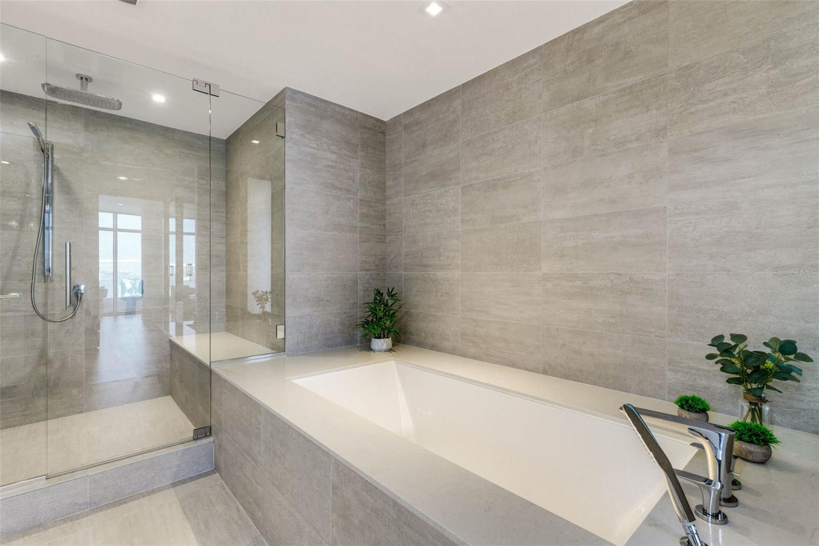 Image 63 of 100 For 280 Golden Gate Point 200