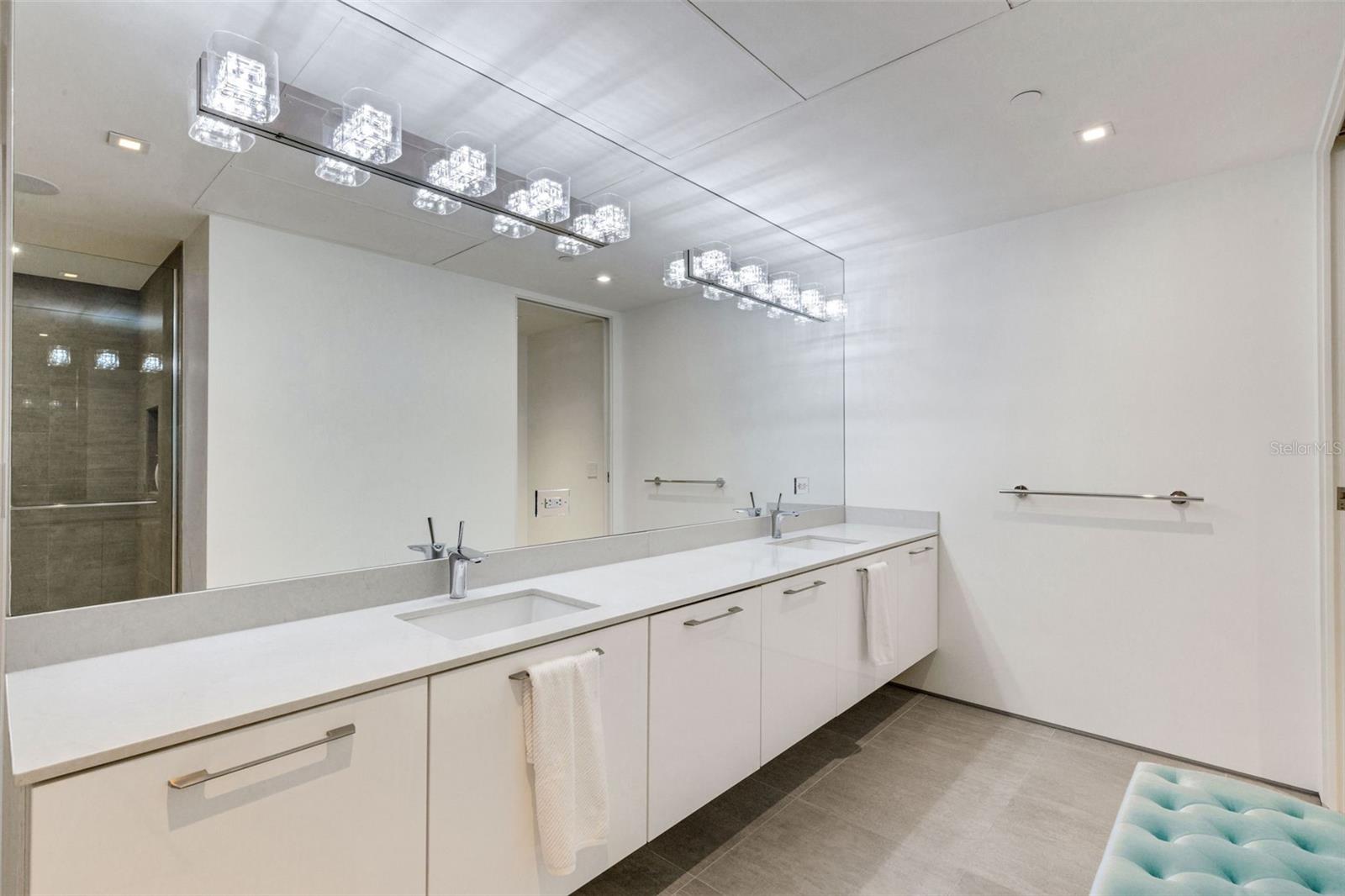 Image 65 of 100 For 280 Golden Gate Point 200