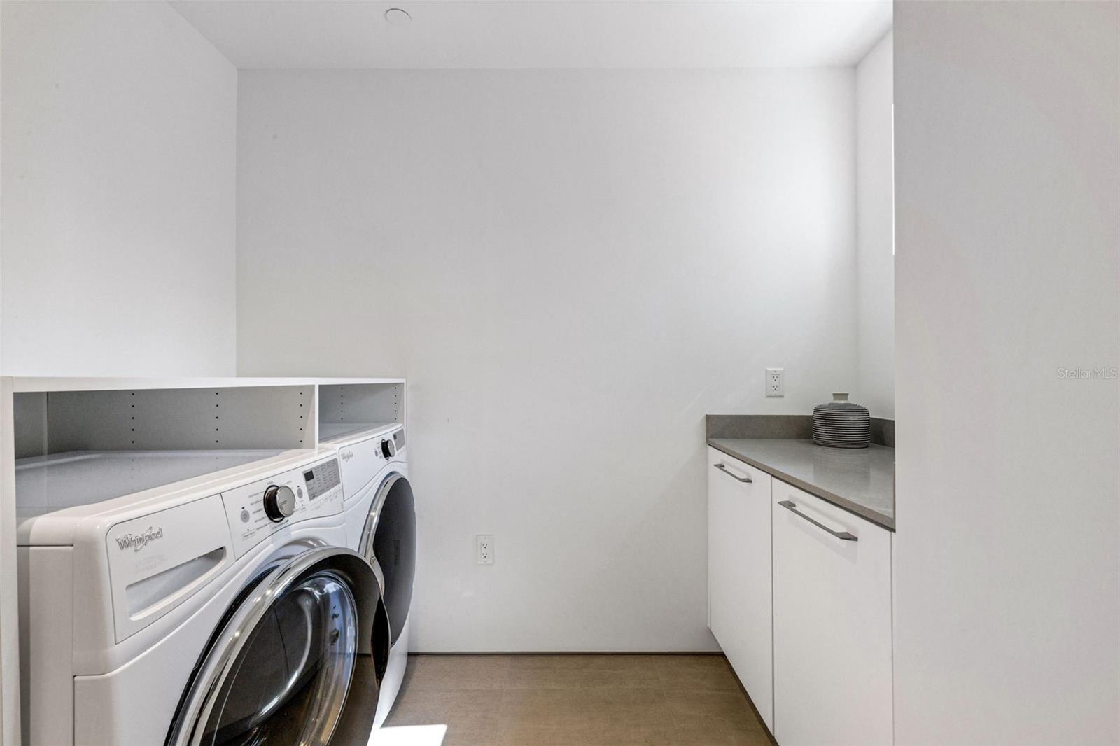 Image 69 of 100 For 280 Golden Gate Point 200