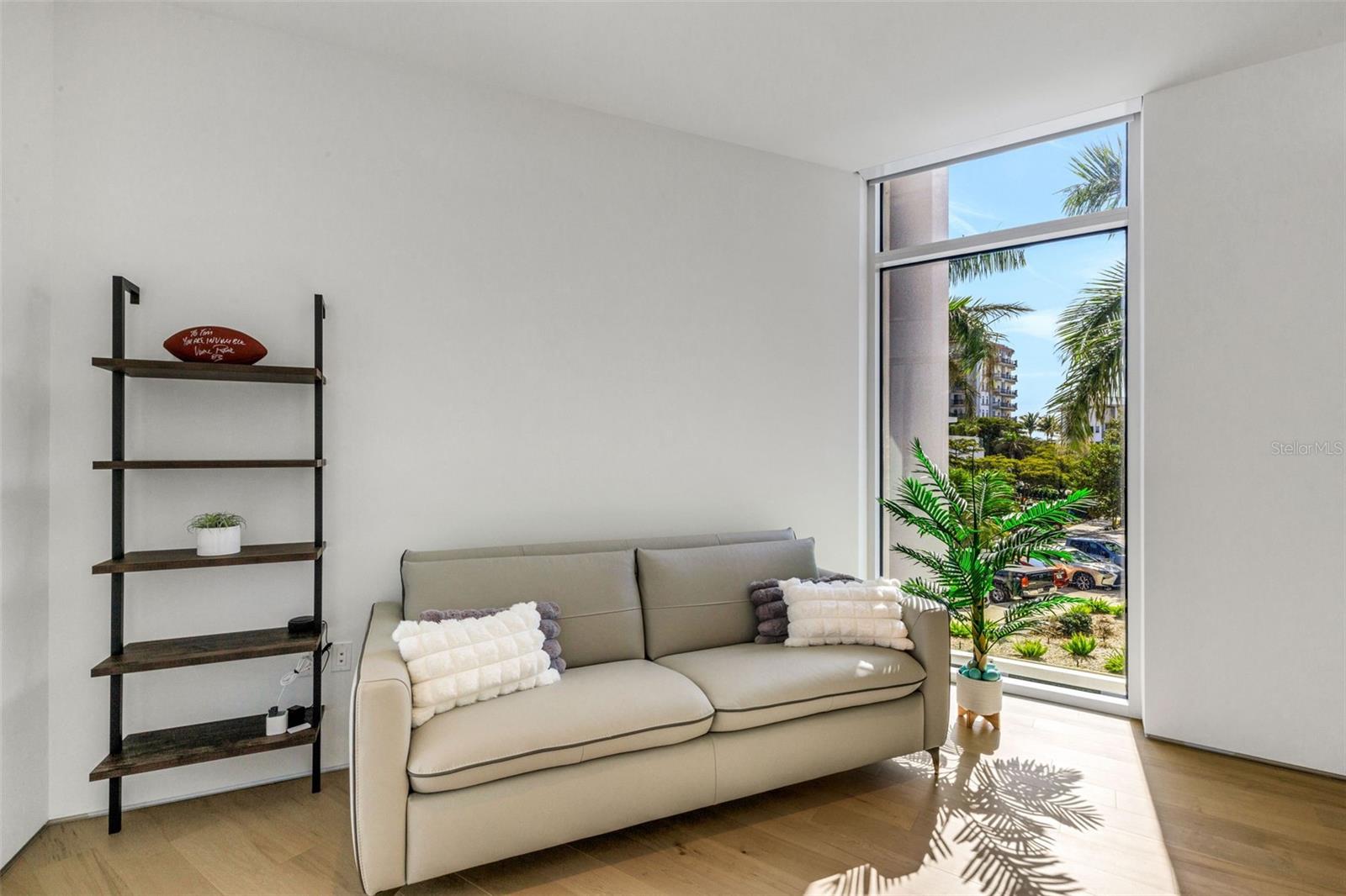 Image 72 of 100 For 280 Golden Gate Point 200