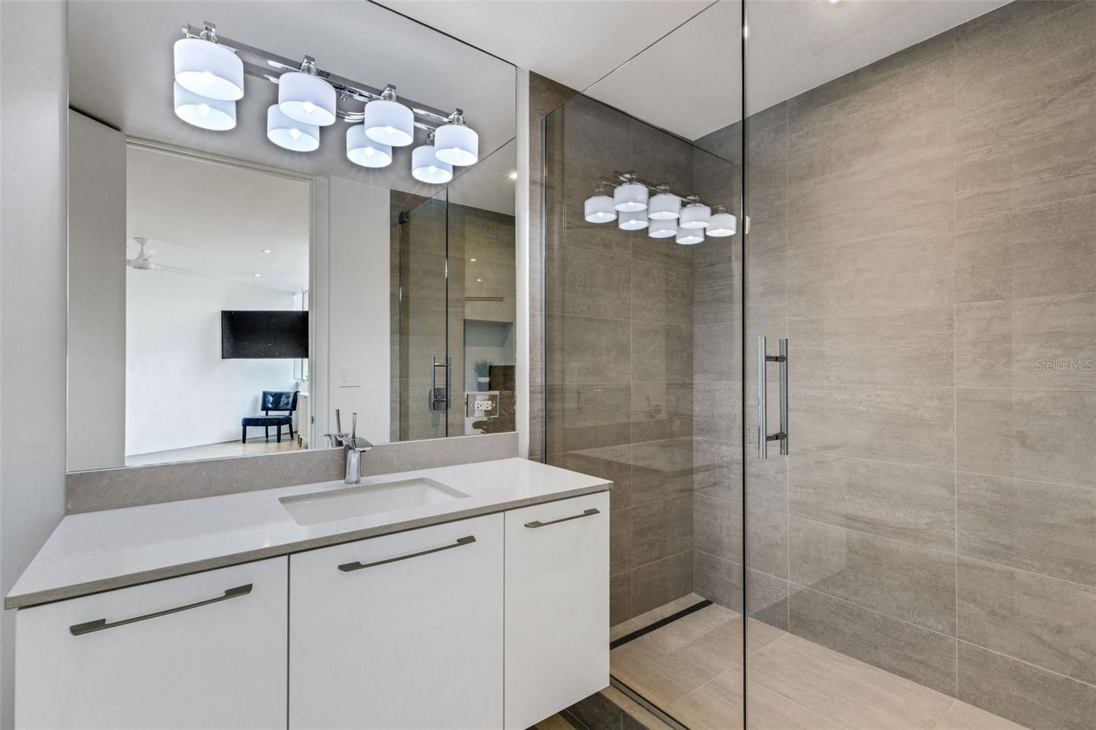 Image 74 of 100 For 280 Golden Gate Point 200