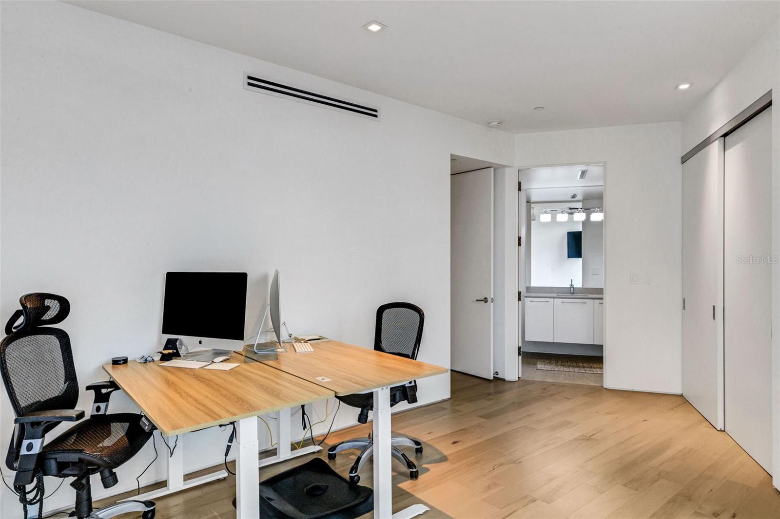 Image 76 of 100 For 280 Golden Gate Point 200