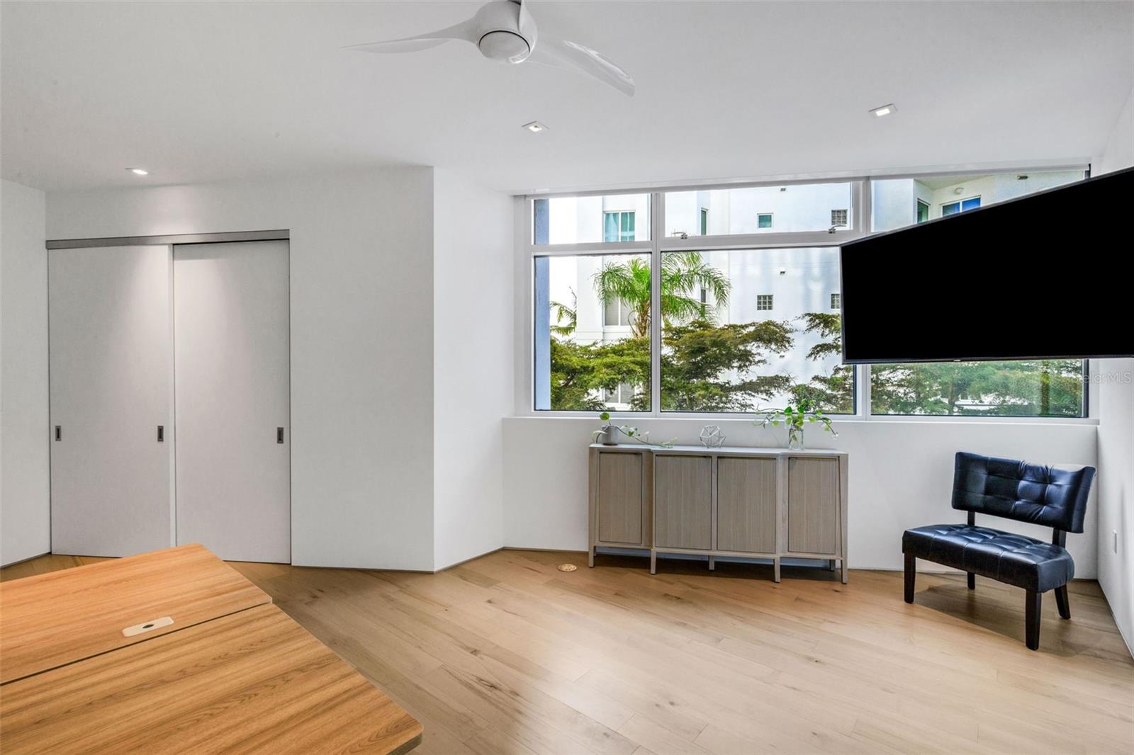 Image 77 of 100 For 280 Golden Gate Point 200