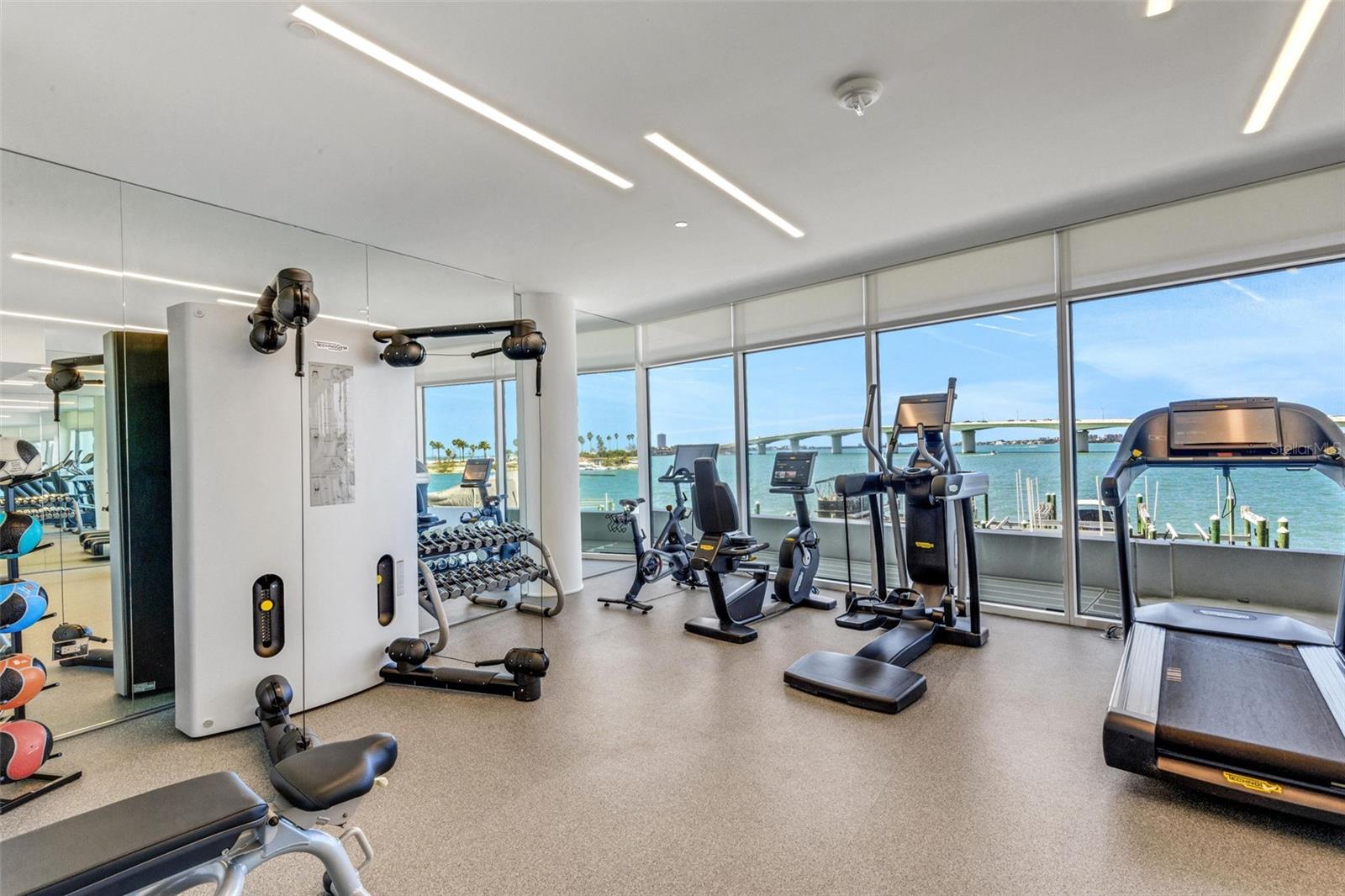 Image 85 of 100 For 280 Golden Gate Point 200