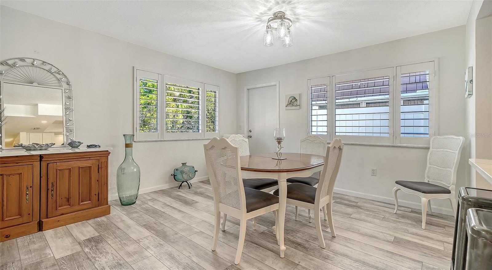 Image 15 of 66 For 5469 Riverbluff Circle 42