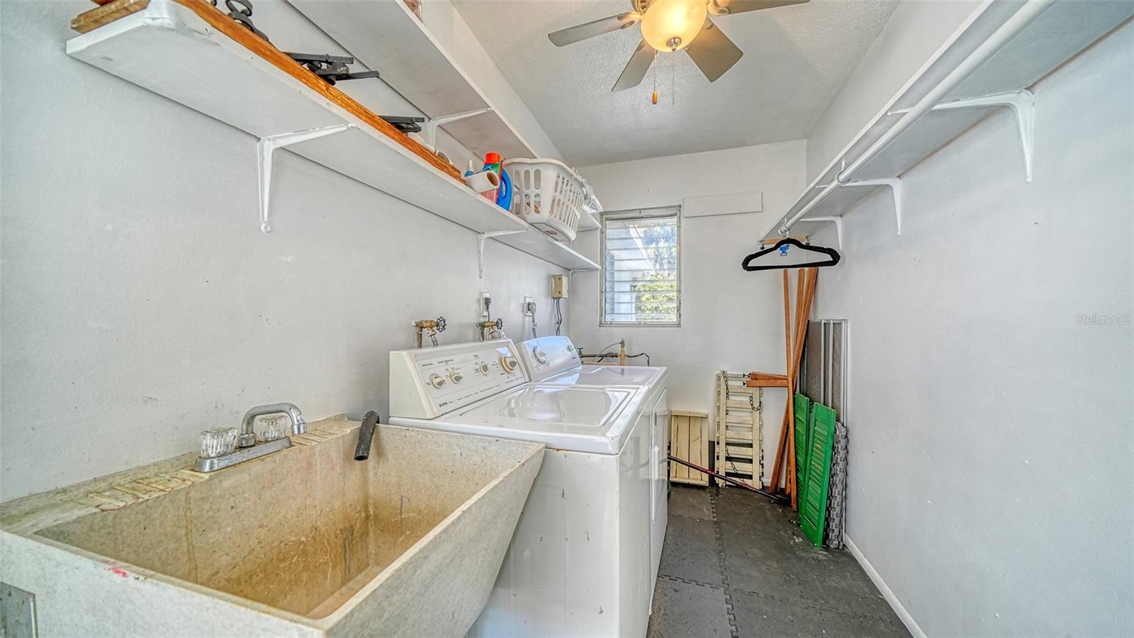 Image 25 of 66 For 5469 Riverbluff Circle 42