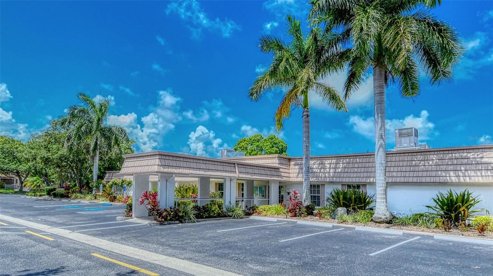 Image 34 of 66 For 5469 Riverbluff Circle 42